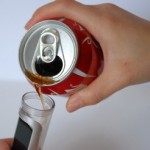Le téléphone qui marche au … …. Coca !